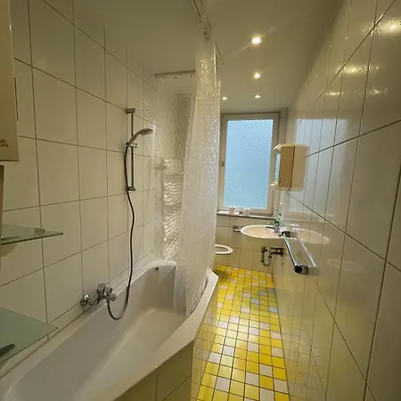Schoene 2 Schlafzimmer Fuer 4 Per. 아파트 하노버